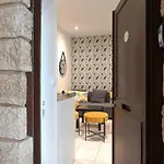 Cosy Updated Studio For 2 In The Center Of Paris