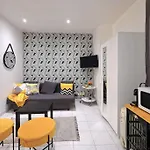 Cosy Updated Studio For 2 In The Center Of Paris